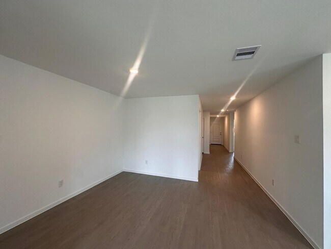 Building Photo - 26906 Rosebay Wds Dr