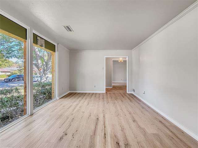 Building Photo - 7608 Meadow Oaks Dr