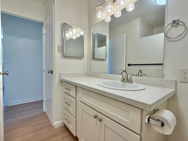 Building Photo - Newly Renovated 4 Bedroom / 2 Bathroom Home for Rent in Lahaina!