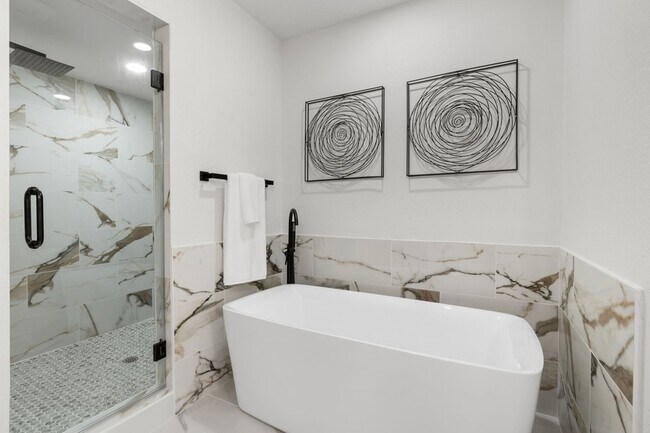 Building Photo - 10 Autumn Oaks Dr