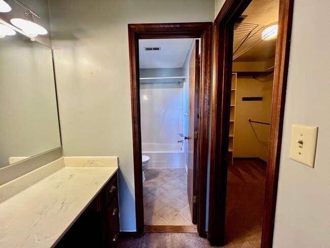 Building Photo - Welcome to this beautiful home in Salem La...