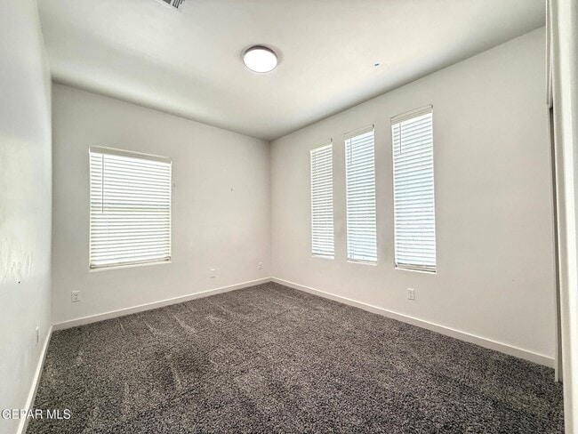 Building Photo - 7792 Enchanted Pk Dr