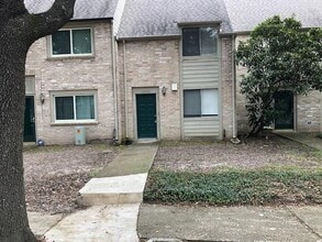 Building Photo - 15510 Blake Way St