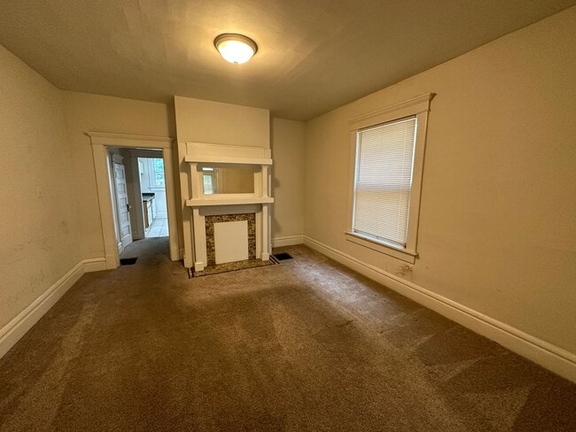 Building Photo - W 8th 417-419 NCR