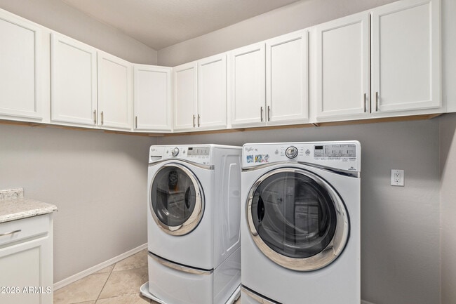 Building Photo - 9372 W Louise Dr