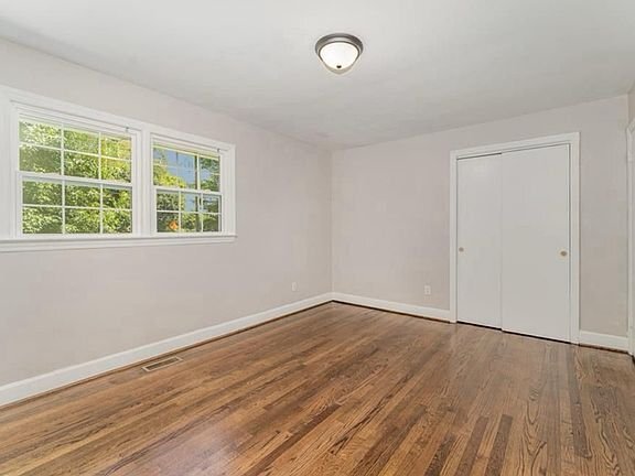 Building Photo - 3035 Ridgemeadow Dr