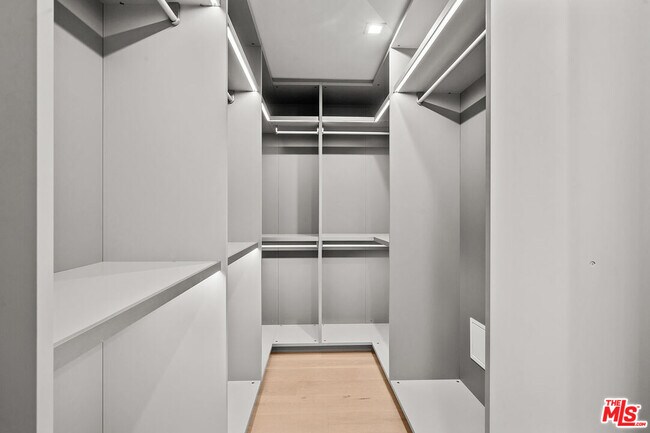 Building Photo - 10601 Wilshire Blvd