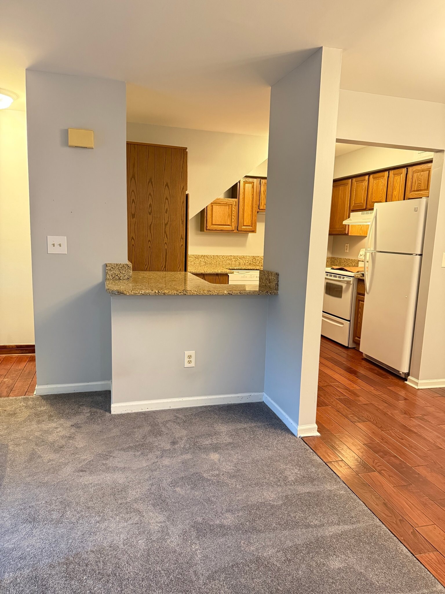Building Photo - 212 Pinewood Dr