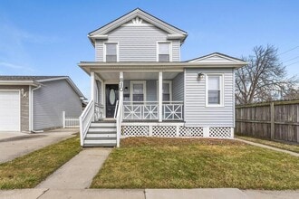 Building Photo - 810 Plum St