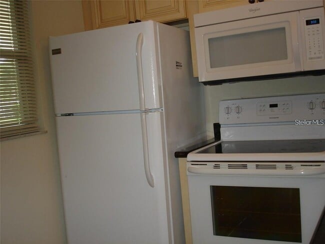 Building Photo - 7211 W Country Club Dr N