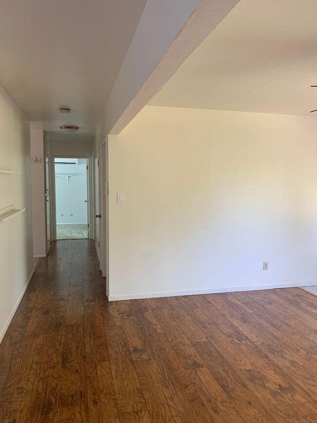 Building Photo - Updated 3 Bedroom Home Near Chestnut Park