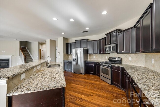 Building Photo - 3000 Sewee Ln