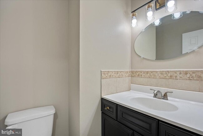 Building Photo - 1501 Chatham Colony Ct