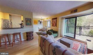 Building Photo - 7611 Maple Ave