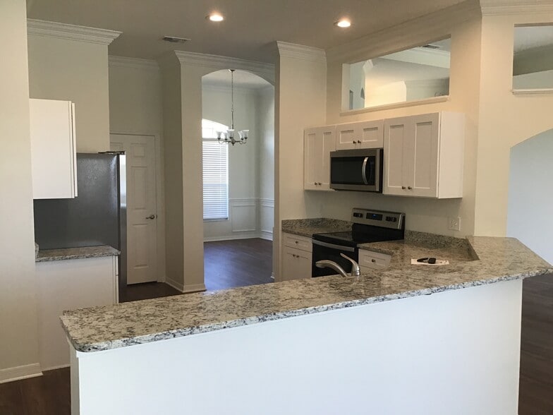 Building Photo - 428 Knight Land Ct