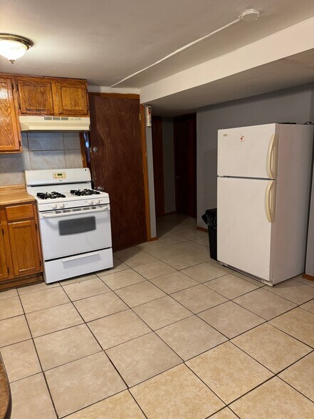 Building Photo - 5510 W Cortland St