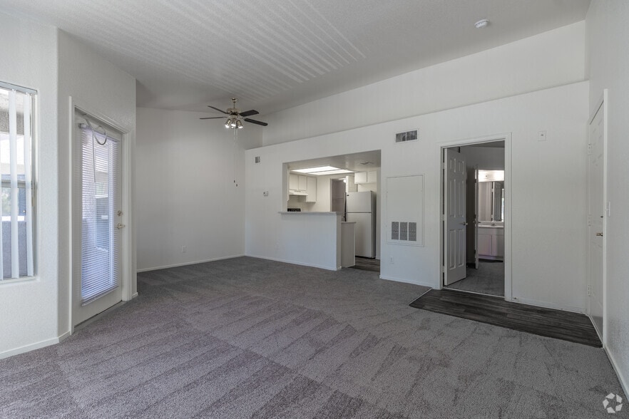 1 BR, 1 BA - 700 SF - 20 Fifty One