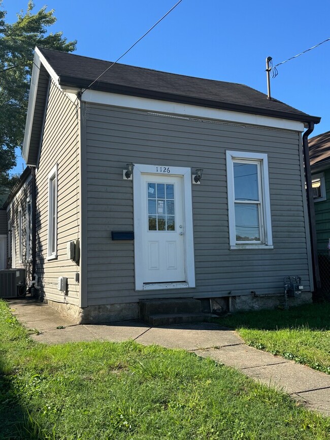 Building Photo - Charming 2-Bedroom Single-Family Home for Rent in Dayton, KY – Pet Friendly!