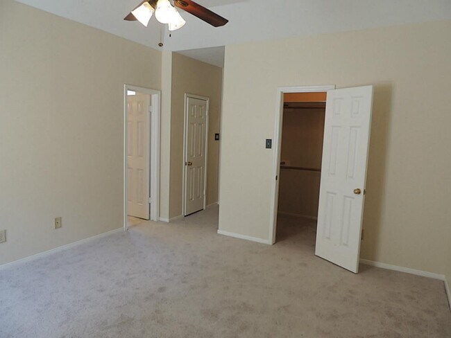 Building Photo - 3610 Wild Berry Ct