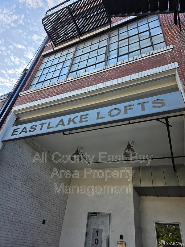 Building Photo - 1018 4th Ave