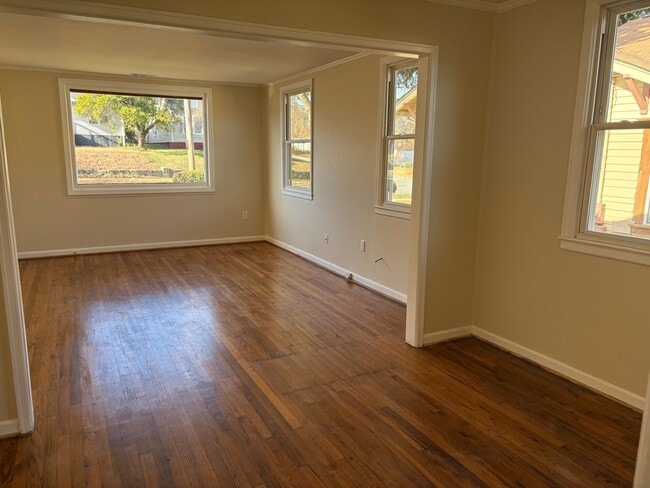 Building Photo - 2203 S Benbow Rd