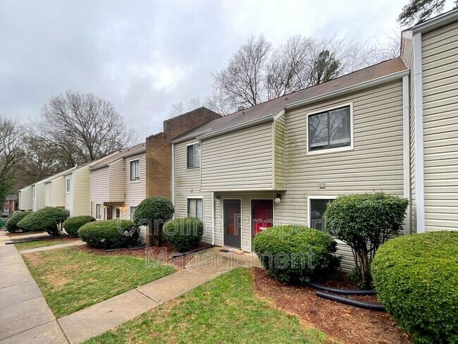 Building Photo - 951 Hollywood St