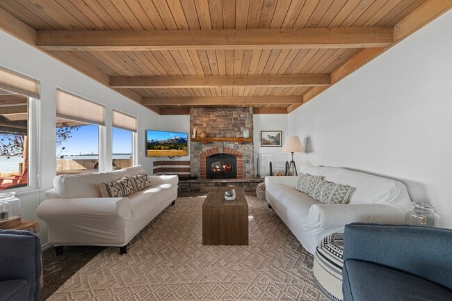 Building Photo - 4825 Sucia Dr