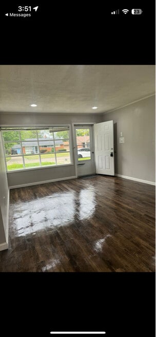 Building Photo - 11175 Edgemont Ave