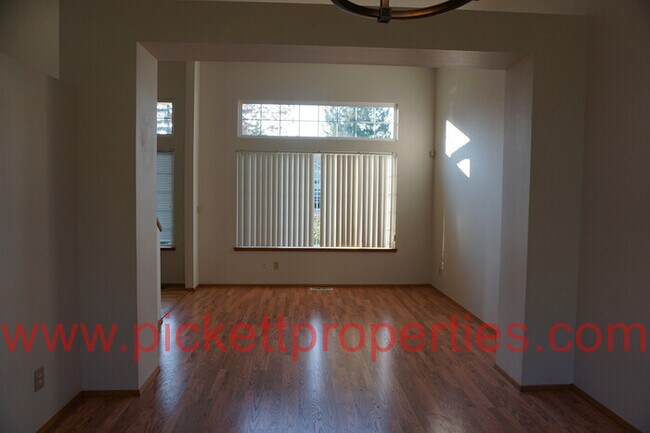 Building Photo - 12731 Plateau Cir NW