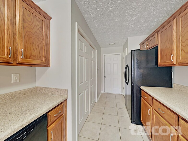 Building Photo - 416 Camella Cir