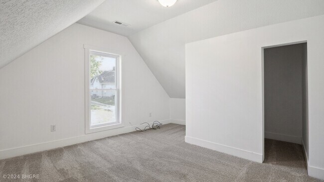 Building Photo - 407 W 1st Ave