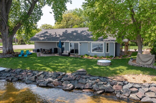 fire pit - 21253 Lake George Blvd