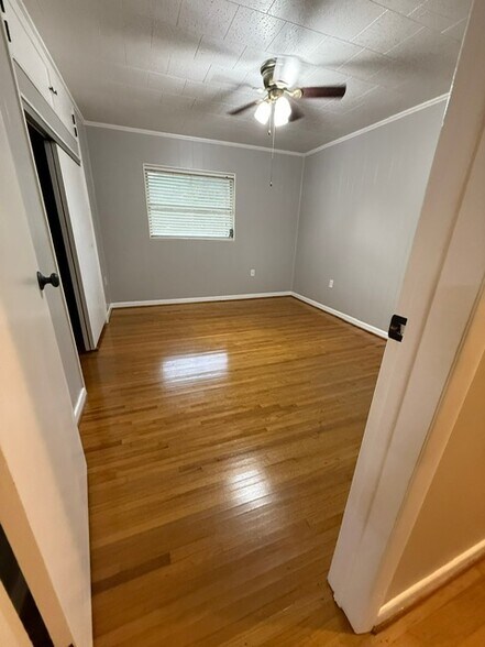 Building Photo - 9171 Hall Rd