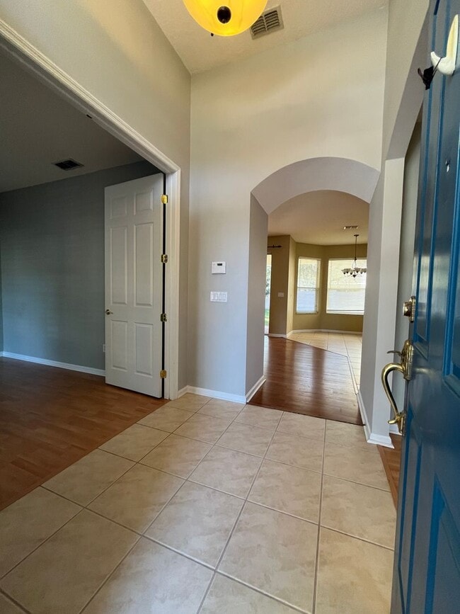 Building Photo - Retreat at Wekiva Gated Home with 3 Bedroo...