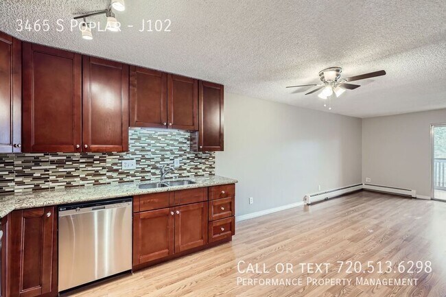 Building Photo - 3465 S Poplar St