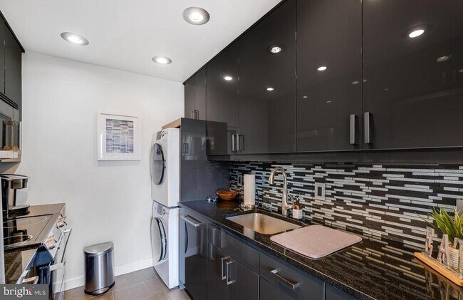 Building Photo - 955 26th St NW