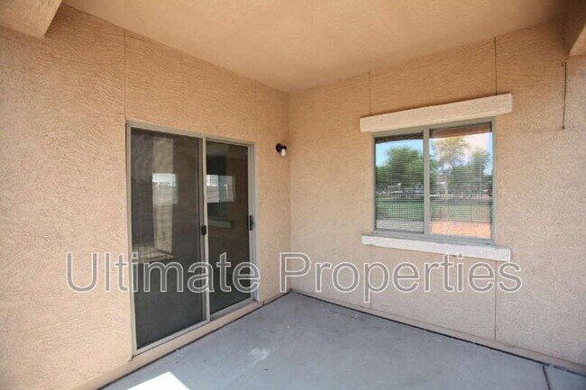 Building Photo - 2215 N 92nd Glen
