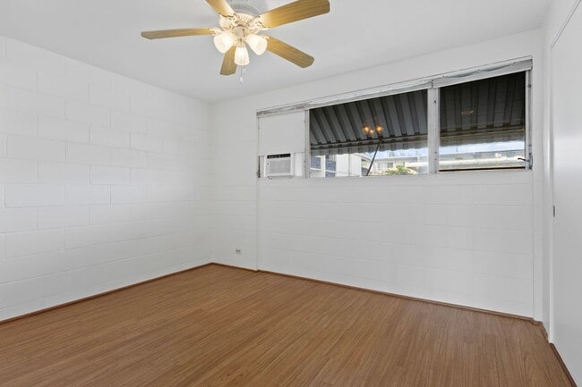Building Photo - Charming Pualei Circle 1BR Condo with Parking, Pool & Utilities Included