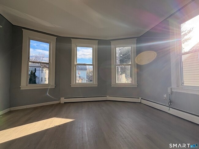 Building Photo - 3 Omo St