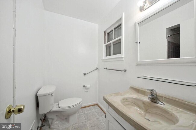 Building Photo - 7009 Capitol View Dr