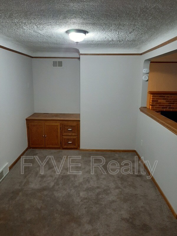 Building Photo - 1222 E 340th St