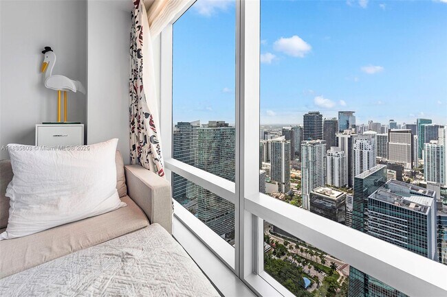 Building Photo - 1425 Brickell Ave