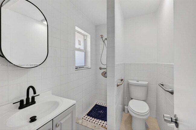 Building Photo - 11301 NW 39th St