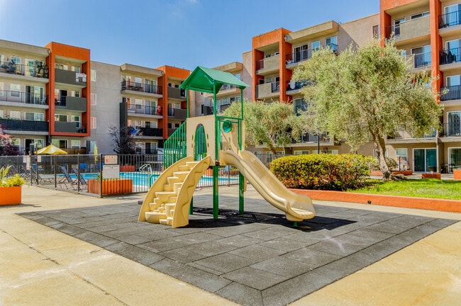 Building Photo - Piedmont