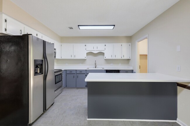 Building Photo - 110 Flat Shoal Ln