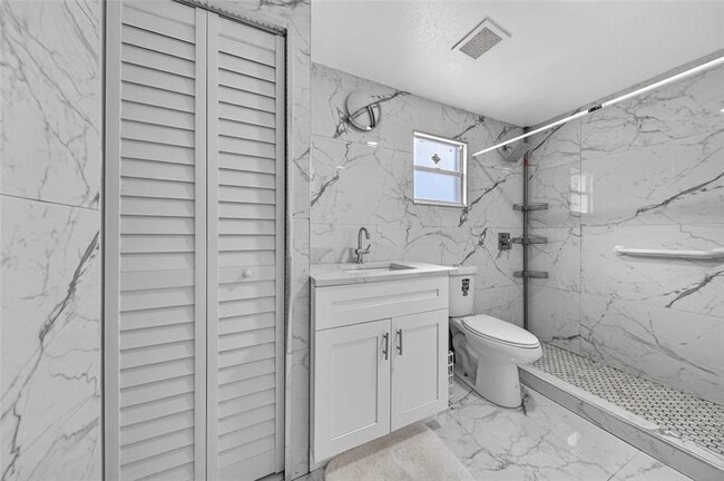 Building Photo - 19621 NW 11th Ct