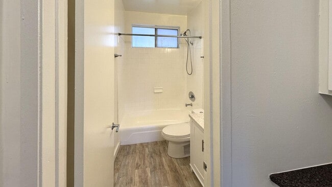 Building Photo - 45 Rose Ave