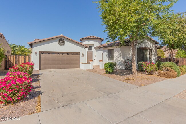Building Photo - 2206 W Fawn Dr