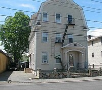 Building Photo - 522 York Ave
