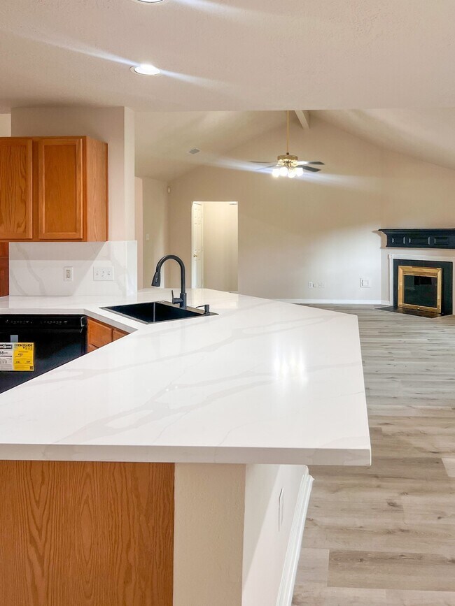 Building Photo - 14039 Fairwood Breeze